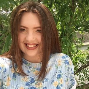 Meet your Posher, Moira